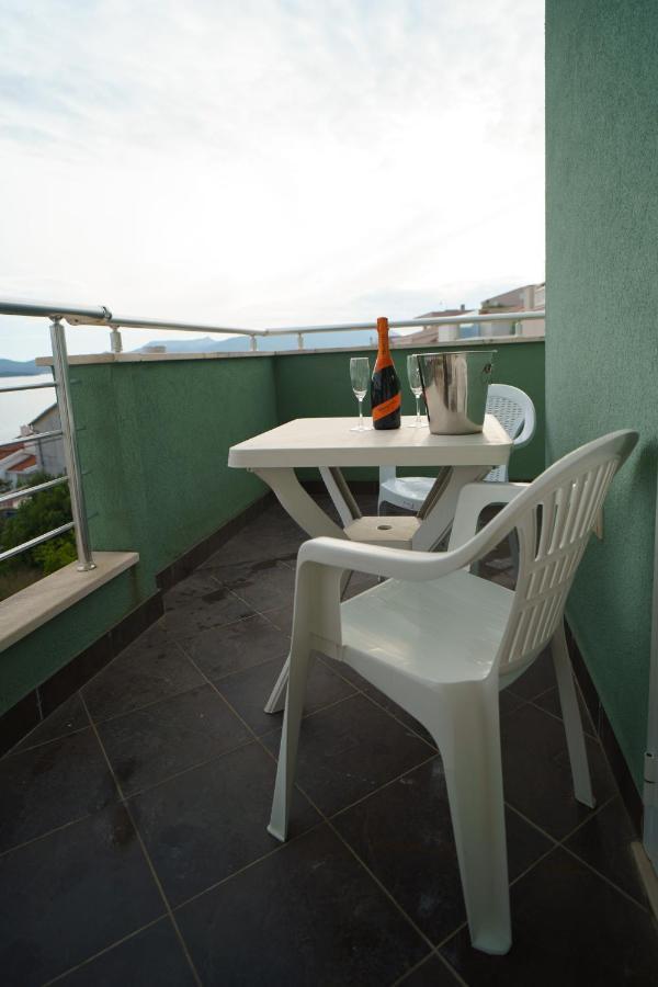 Apartment “Bel Ponte” Комарна Екстериор снимка