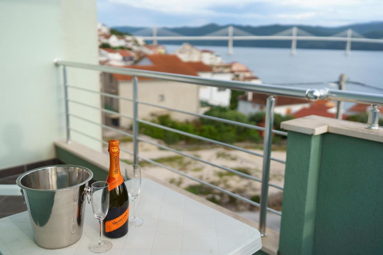 Apartment “Bel Ponte” Комарна Екстериор снимка
