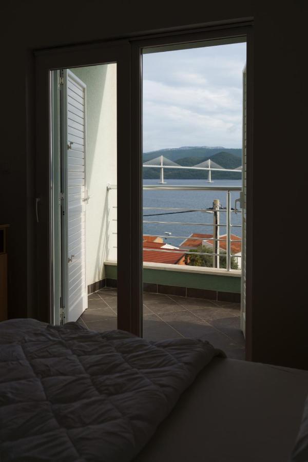 Apartment “Bel Ponte” Комарна Екстериор снимка